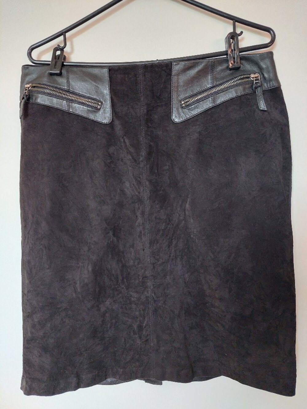 Danier Size 12 Suede Leather Skirt front Zipper Pockets Vintage